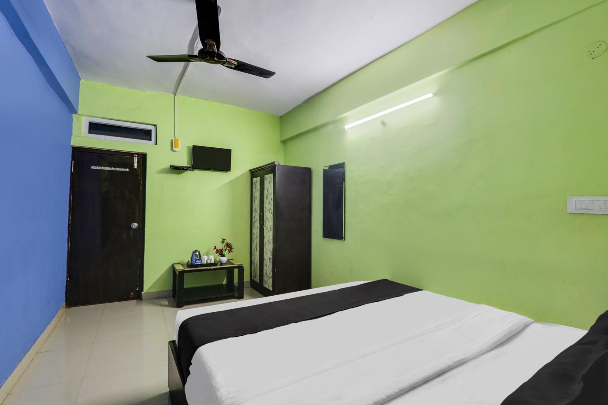 Hotel O Grand Hotel And Lodge Sangareddy Екстериор снимка