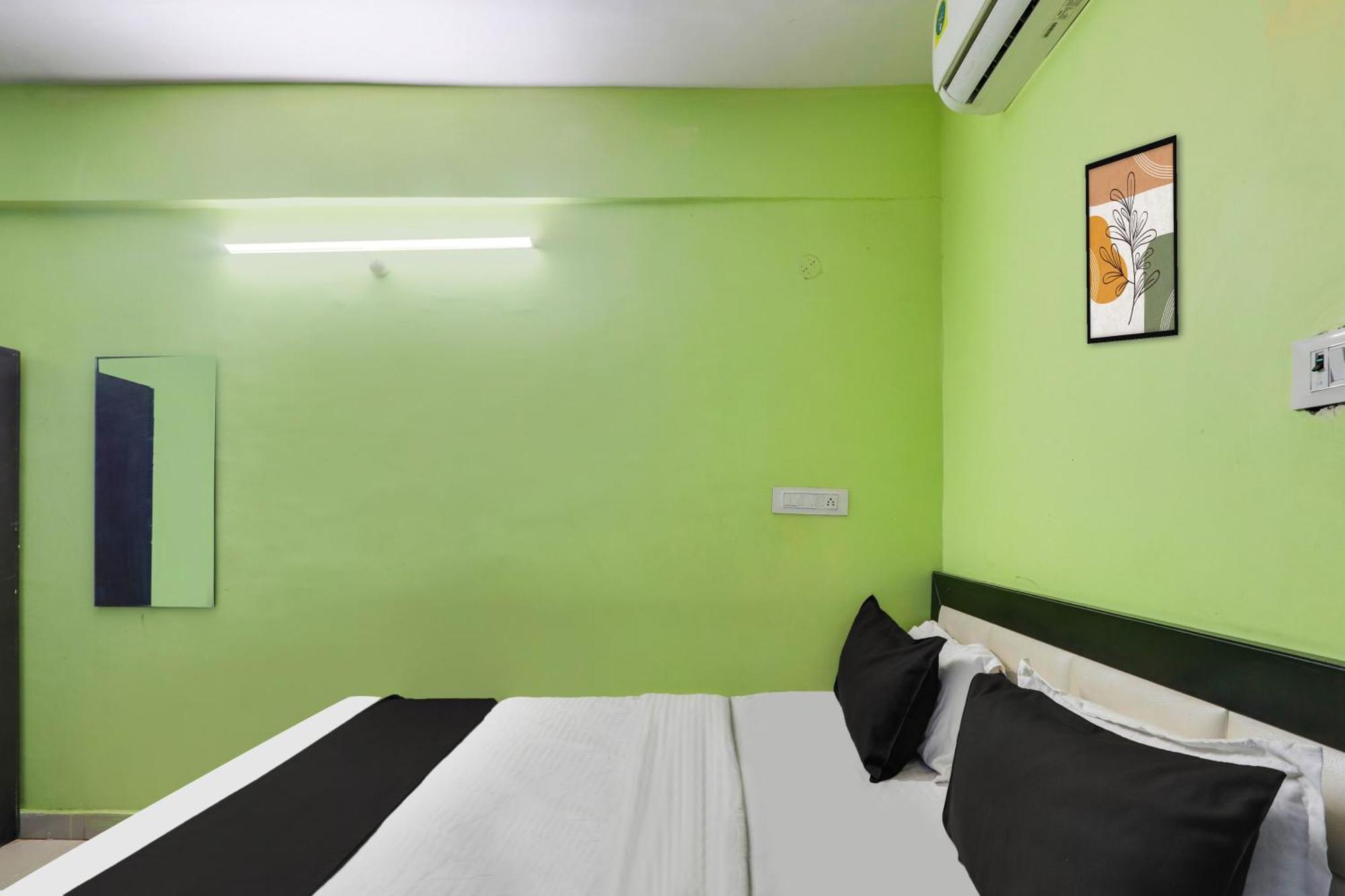 Hotel O Grand Hotel And Lodge Sangareddy Екстериор снимка