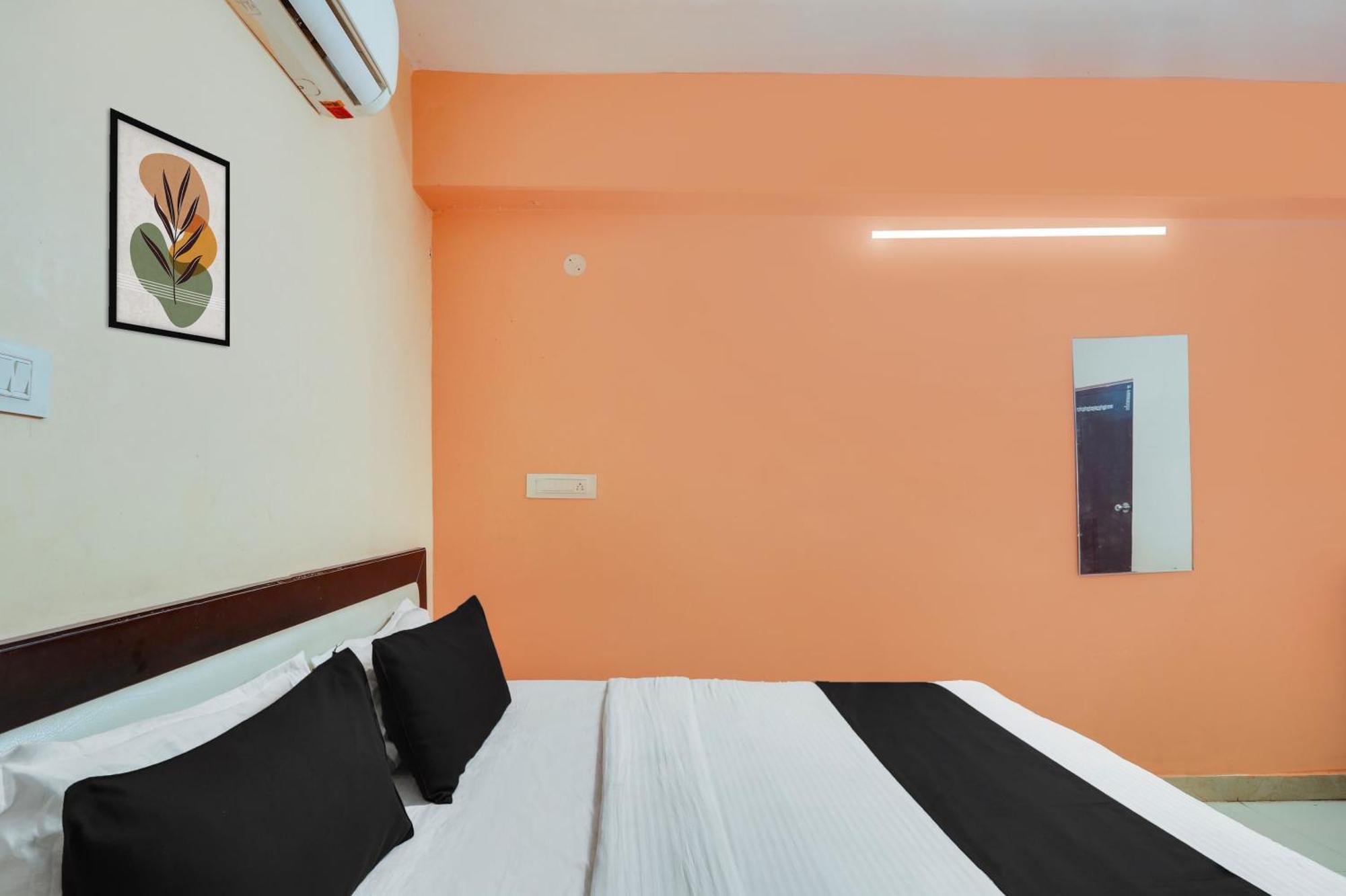 Hotel O Grand Hotel And Lodge Sangareddy Екстериор снимка